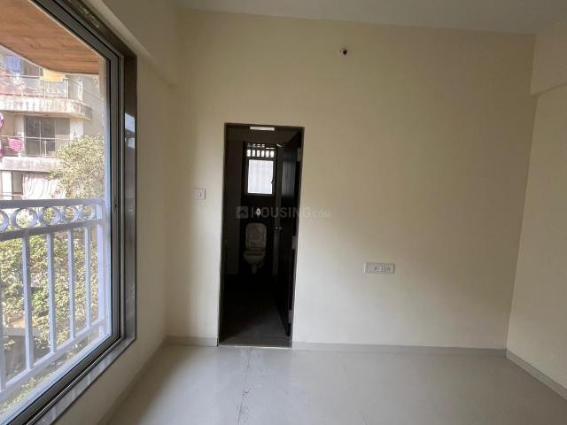 1 BHK Apartment in Kandivali East for resale Mumbai. The reference number is 16130030