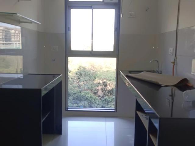 1 BHK Apartment in Kandivali East for resale Mumbai. The reference number is 16143498