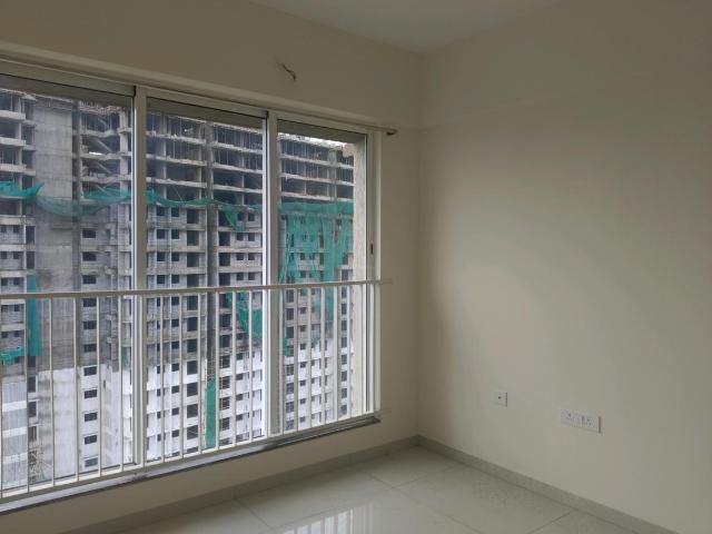 1 BHK Apartment in Kandivali East for resale Mumbai. The reference number is 17003357