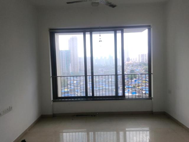 1 BHK Apartment in Kandivali East for resale Mumbai. The reference number is 17346465