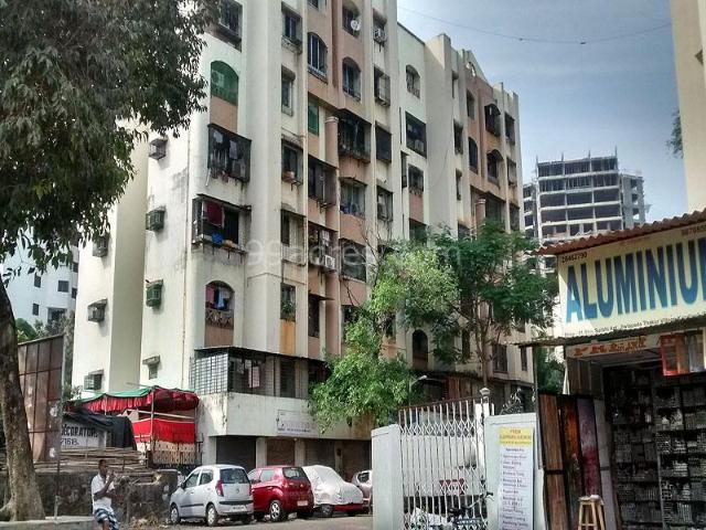 1 BHK Apartment in Kandivali East for resale Mumbai. The reference number is 18565664