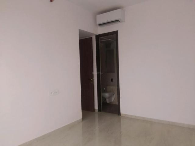 1 BHK Apartment in Kandivali East for resale Mumbai. The reference number is 18781227