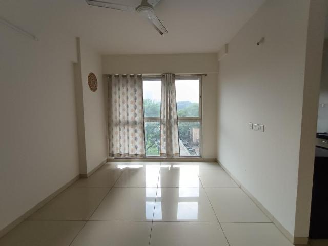 1 BHK Apartment in Kandivali East for resale Mumbai. The reference number is 18073769