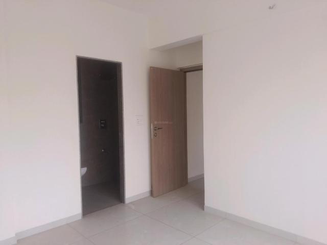 1 BHK Apartment in Kandivali East for resale Mumbai. The reference number is 19548642