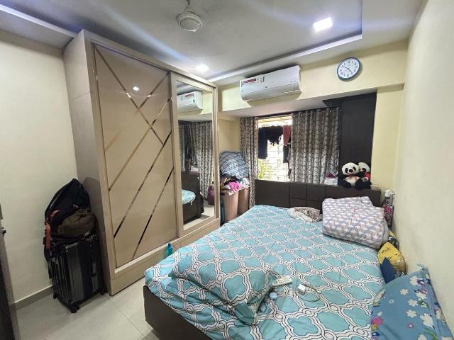 1 BHK Apartment in Kandivali East for resale Mumbai. The reference number is 19908302