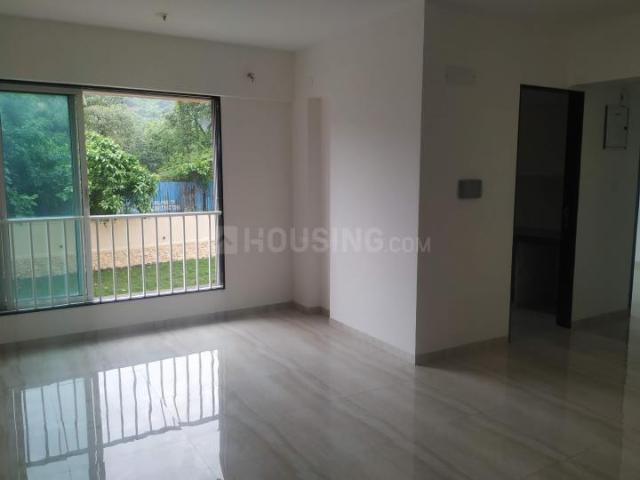 1 BHK Apartment in Kandivali East for resale Mumbai. The reference number is 19950652