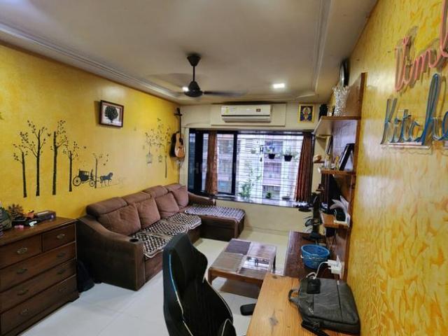 1 BHK Apartment in Kandivali East for resale Mumbai. The reference number is 19988106
