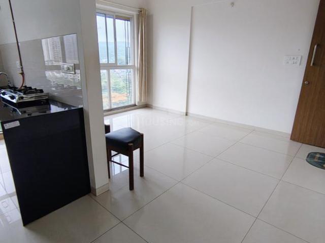 1 BHK Apartment in Kandivali East for resale Mumbai. The reference number is 19105056