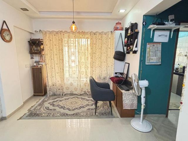 1 BHK Apartment in Kandivali East for resale Mumbai. The reference number is 19128842
