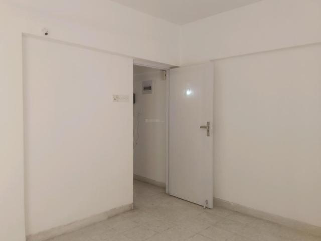 1 BHK Apartment in Kandivali East for resale Mumbai. The reference number is 19390478