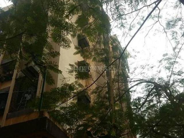 1 BHK Apartment in Kandivali East for resale Mumbai. The reference number is 20061476