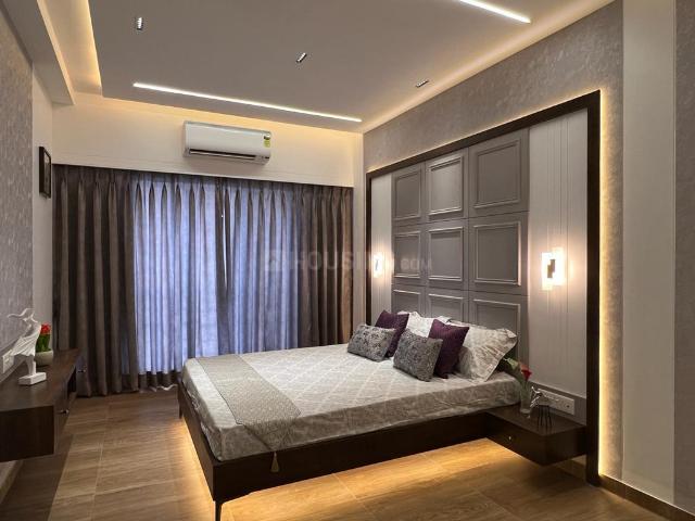 1 BHK Apartment in Kandivali East for resale Mumbai. The reference number is 20062837