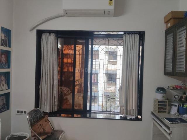 1 BHK Apartment in Kandivali East for resale Mumbai. The reference number is 20225830