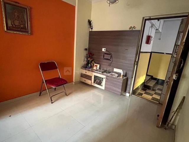 1 BHK Apartment in Kandivali East for resale Mumbai. The reference number is 20271904