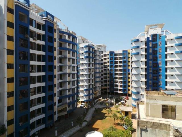 1 BHK Apartment in Kandivali East for resale Mumbai. The reference number is 20358868