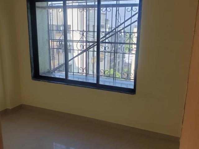 1 BHK Apartment in Kandivali West for resale Mumbai. The reference number is 13772734