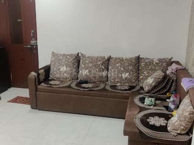 1 BHK Apartment in Kandivali West for resale Mumbai. The reference number is 14739117