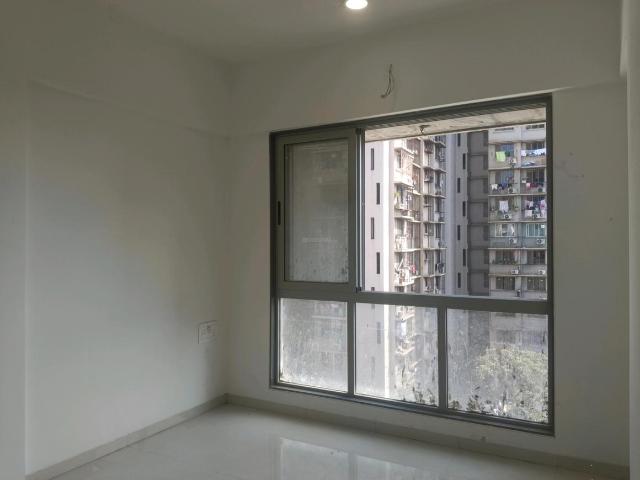 1 BHK Apartment in Kandivali West for resale Mumbai. The reference number is 19649874