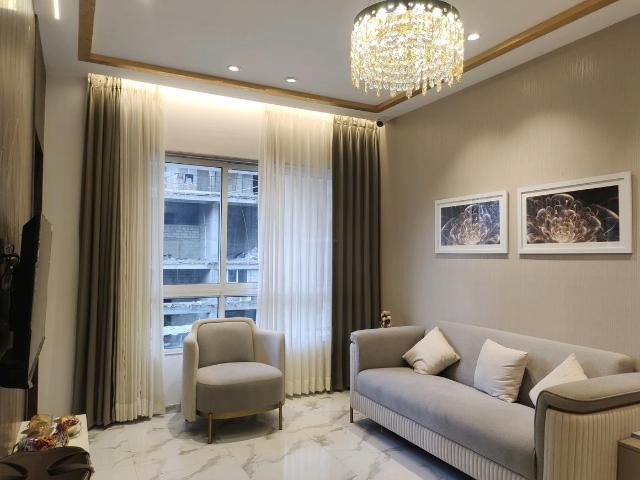 1 BHK Apartment in Kandivali West for resale Mumbai. The reference number is 19998147