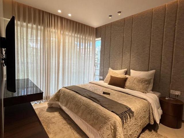 1 BHK Apartment in Kandivali West for resale Mumbai. The reference number is 19244031