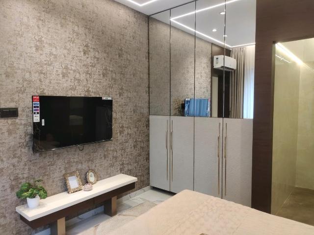 1 BHK Apartment in Kandivali West for resale Mumbai. The reference number is 20446583
