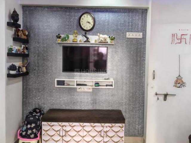 1 BHK Apartment in Kandivali West for resale Mumbai. The reference number is 20602789