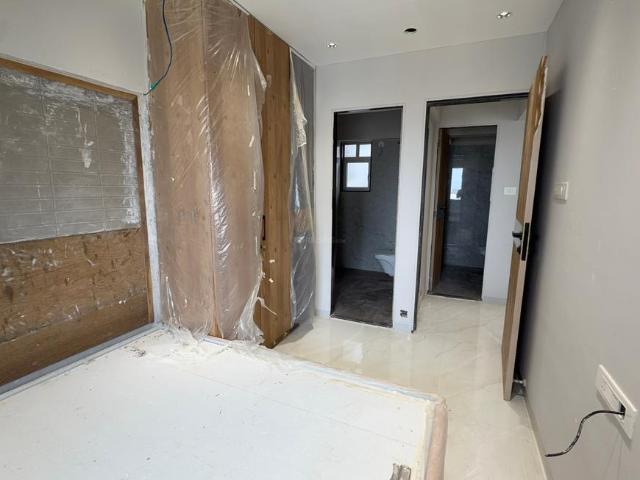 1 BHK Apartment in Kandivali West for resale Mumbai. The reference number is 20780370