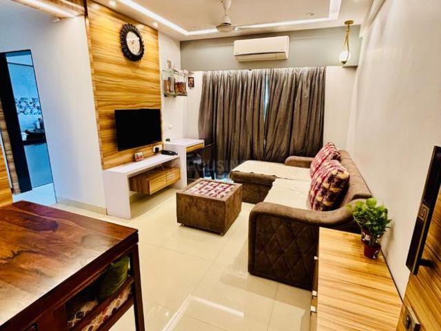 1 BHK Apartment in Kandivali West for resale Mumbai. The reference number is 20053623