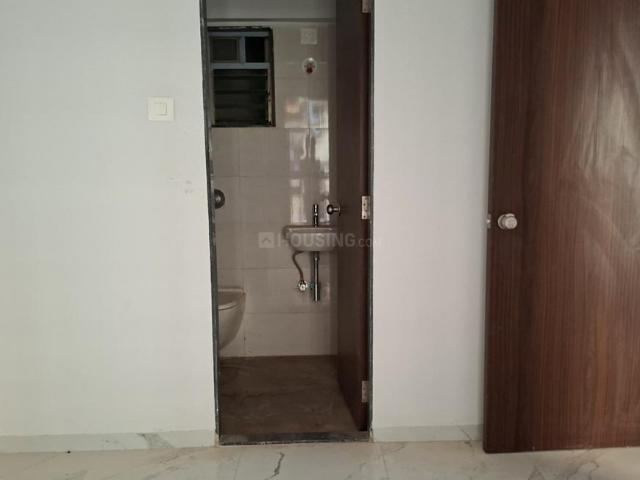 1 BHK Apartment in Kandivali West for resale Mumbai. The reference number is 20092639