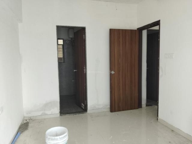 1 BHK Apartment in Kandivali West for resale Mumbai. The reference number is 20313028