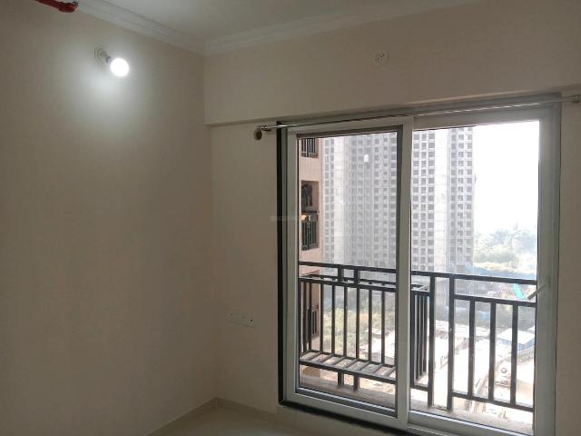 1 BHK Apartment in Kasarvadavali for rent Thane. The reference number is 7778619