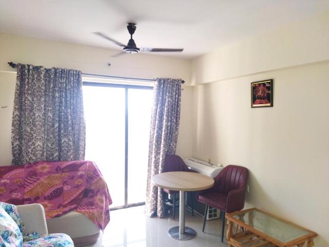 1 BHK Apartment in Kasarvadavali for rent Thane. The reference number is 14990875