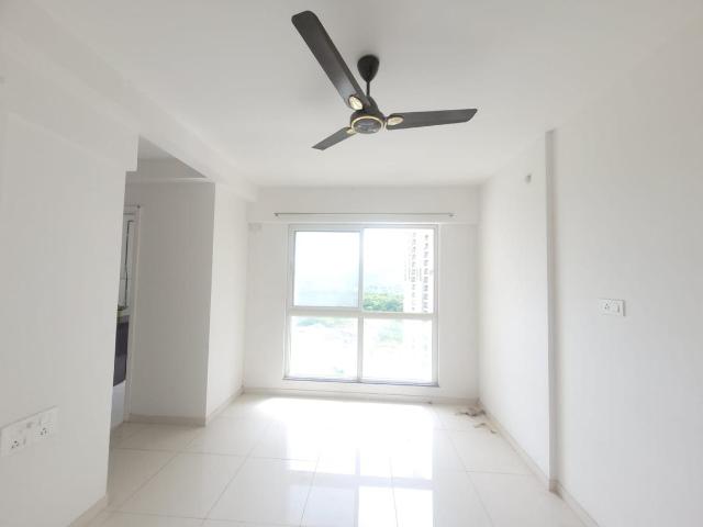 1 BHK Apartment in Kasarvadavali for rent Thane. The reference number is 18814360