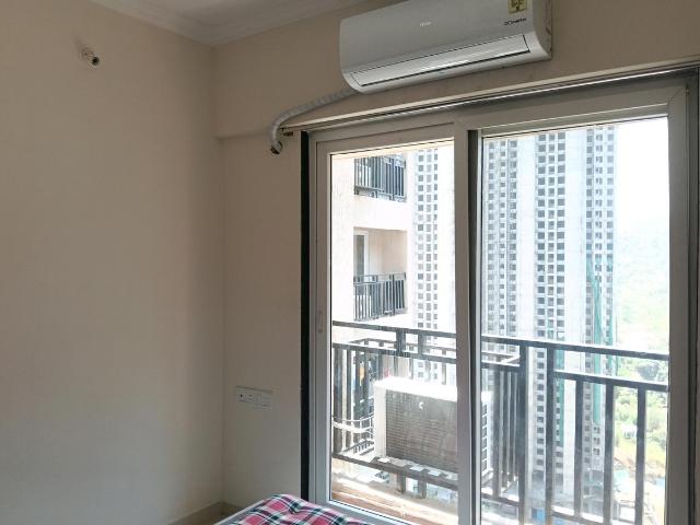 1 BHK Apartment in Kasarvadavali for rent Thane. The reference number is 19339065