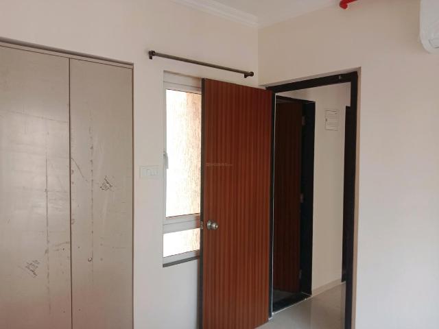 1 BHK Apartment in Kasarvadavali for rent Thane. The reference number is 19586003