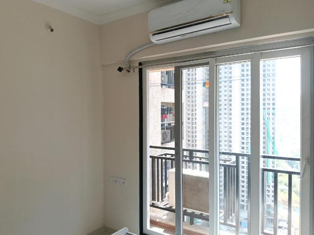 1 BHK Apartment in Kasarvadavali for rent Thane. The reference number is 19653229