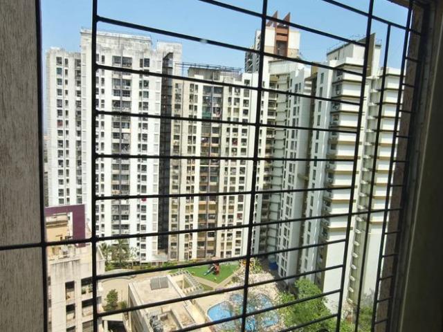 1 BHK Apartment in Kasarvadavali for rent Thane. The reference number is 19739035