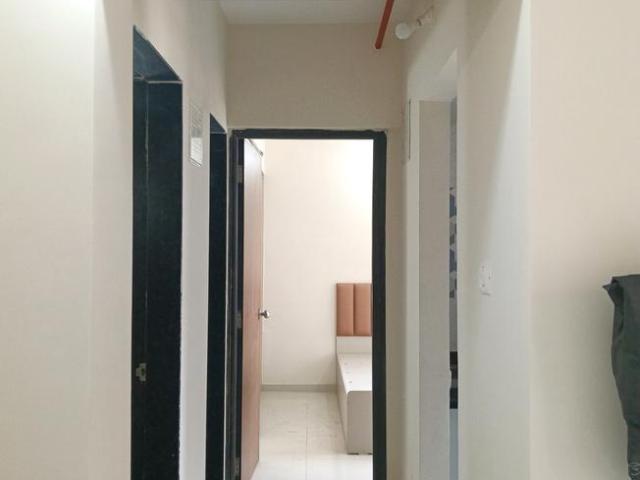 1 BHK Apartment in Kasarvadavali for rent Thane. The reference number is 19816013