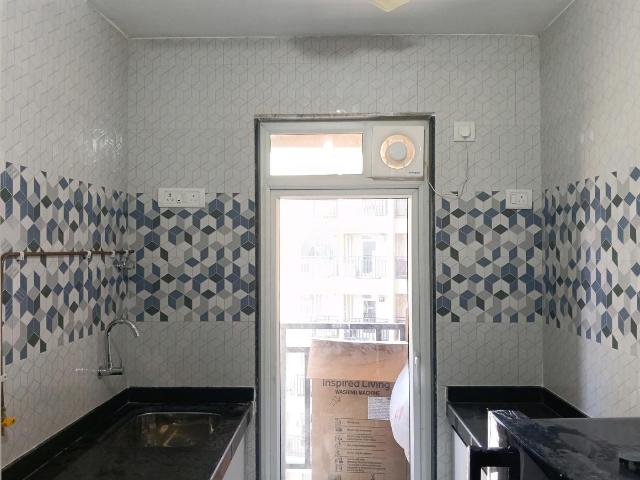 1 BHK Apartment in Kasarvadavali for rent Thane. The reference number is 19983802