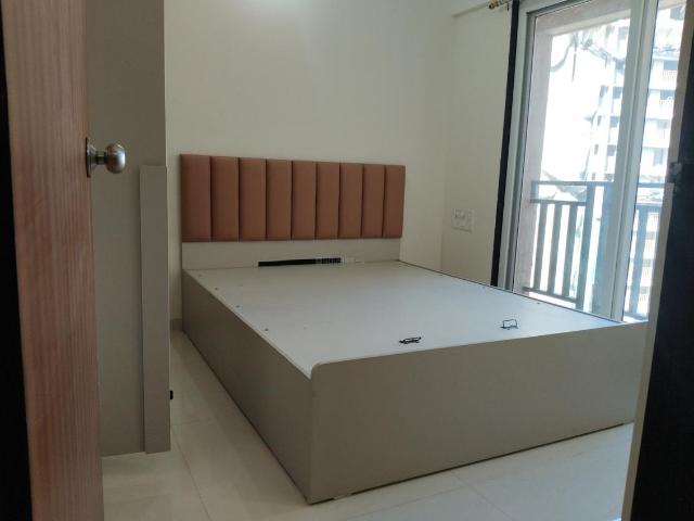 1 BHK Apartment in Kasarvadavali for rent Thane. The reference number is 20003850