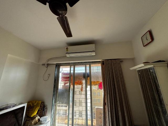 1 BHK Apartment in Kasarvadavali for rent Thane. The reference number is 20176871