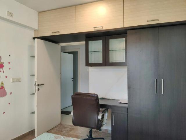 1 BHK Apartment in Kasarvadavali for rent Thane. The reference number is 20107682