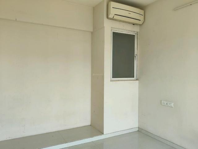 1 BHK Apartment in Kasarvadavali for rent Thane. The reference number is 20115503