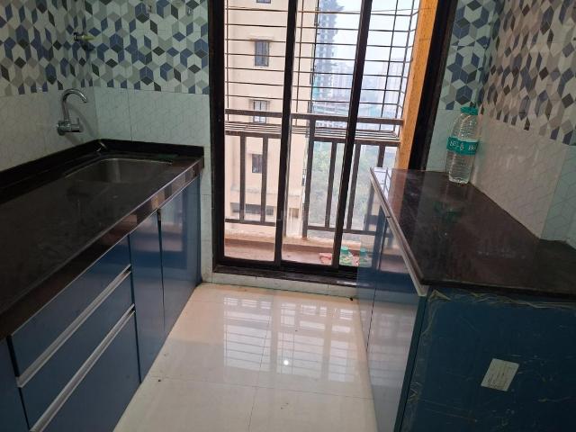 1 BHK Apartment in Kasarvadavali for rent Thane. The reference number is 20341622