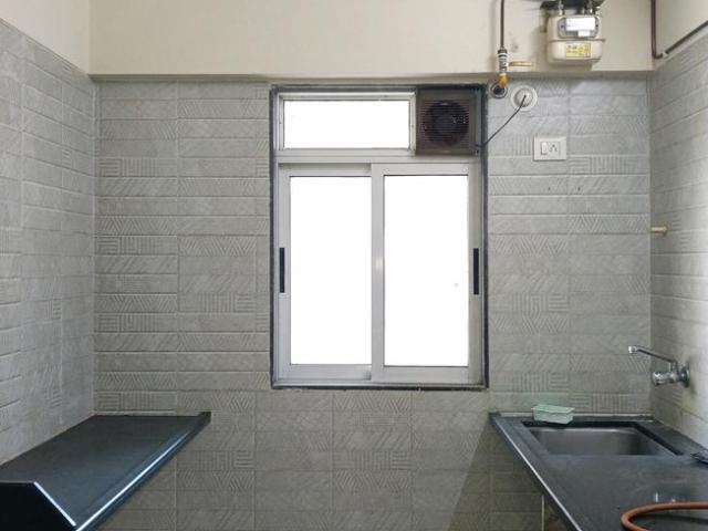 1 BHK Apartment in Kasarvadavali for rent Thane. The reference number is 20397401