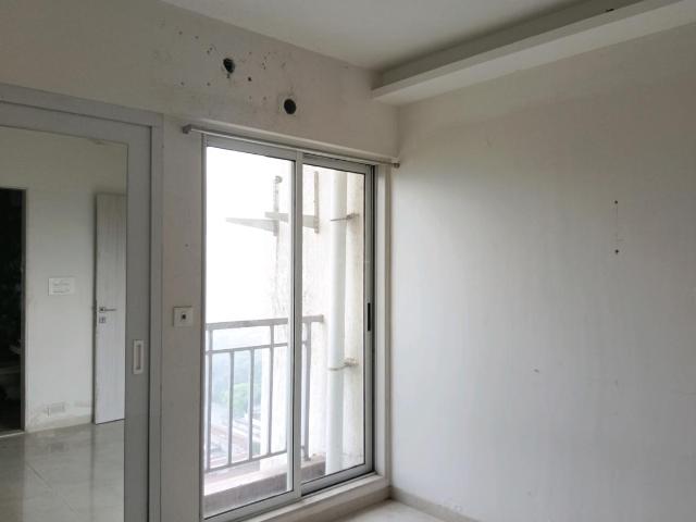 1 BHK Apartment in Kasarvadavali for rent Thane. The reference number is 20542595