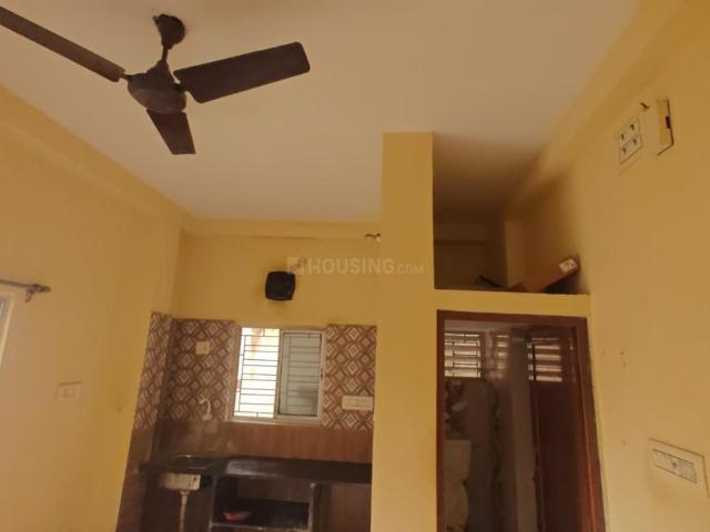 1 BHK Apartment in Keshtopur for rent Kolkata. The reference number is 20470159