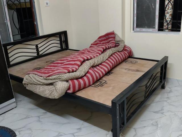 1 BHK Apartment in Keshtopur for rent Kolkata. The reference number is 20026230