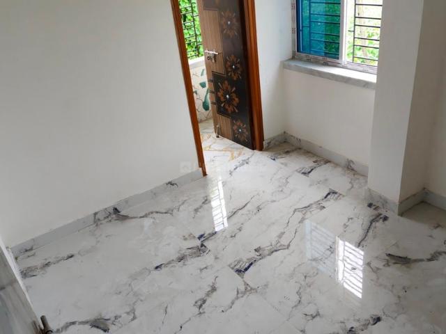 1 BHK Apartment in Keshtopur for resale Kolkata. The reference number is 20716792