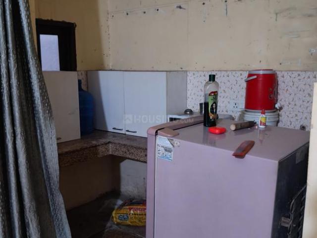 1 BHK Apartment in Khanpur for rent New Delhi. The reference number is 20570710